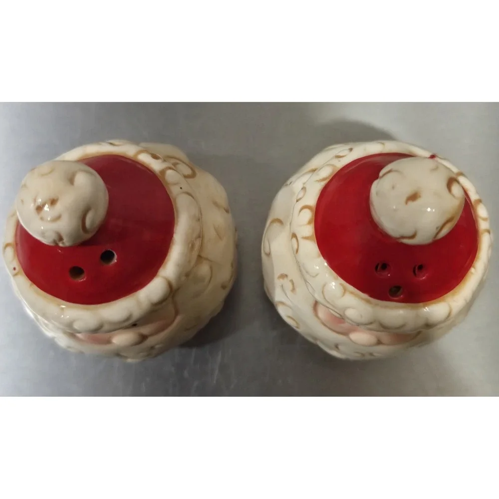 Santa Bearded Holiday Festive Salt And‎ Pepper Shaker Set